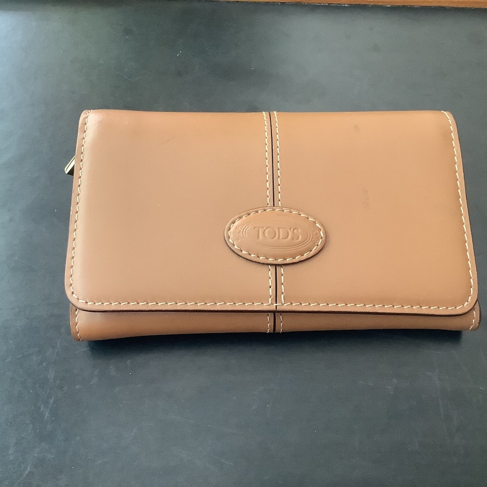 Tod’s Logo Patch Leather Wallet,  tan